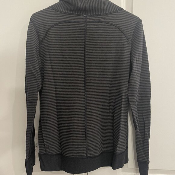 LULULEMON COWL NECK TOP, REVERSIBLE, DARK GRAY & STRIPE, CHECK MEASUREMENTS!!! - Picture 4 of 8